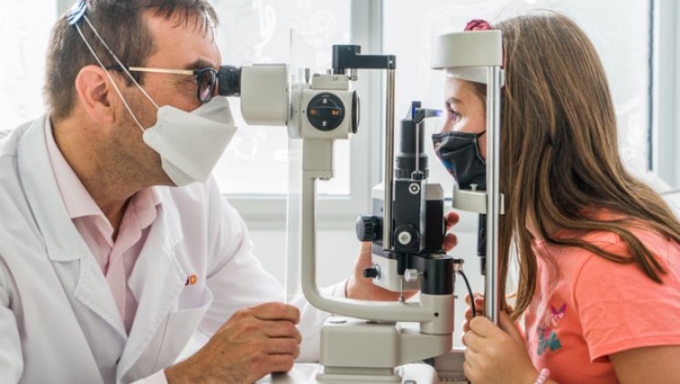 Una teràpia gènica pionera a espanya evita que una nena de 12 anys es quedi cega
